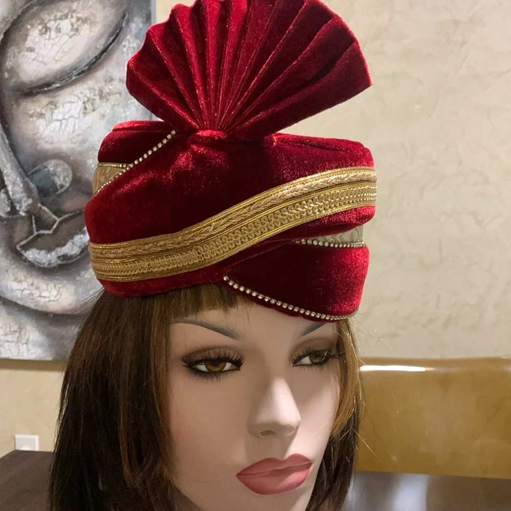 BEAUTIFUL Men’s Deep Red Velvet/ Indian groom /wedding/ turban /SAFA head piece - Picture 2 of 9